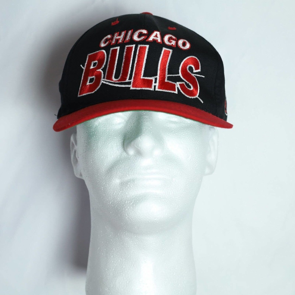 Vintage 90s Chicago Bulls Men's Black/Red GCC Script Snapback Hat